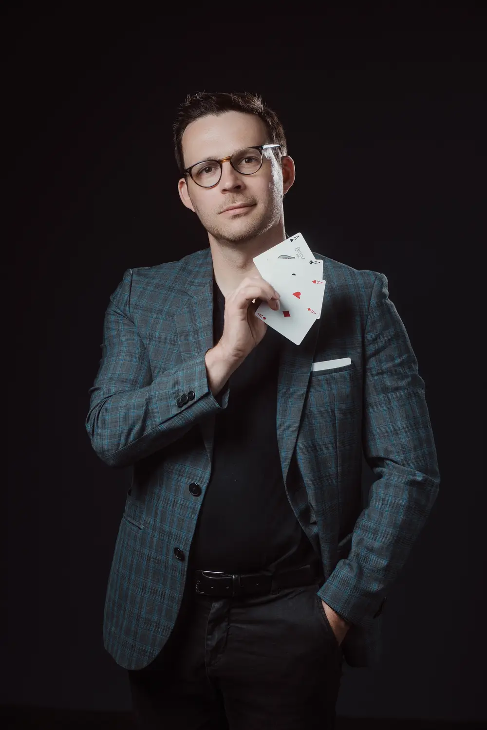 Hugo Marceau, birthday party magician and mentalist for adults